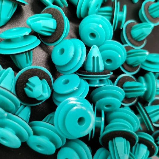 Car interior retaining fastener rivet clip