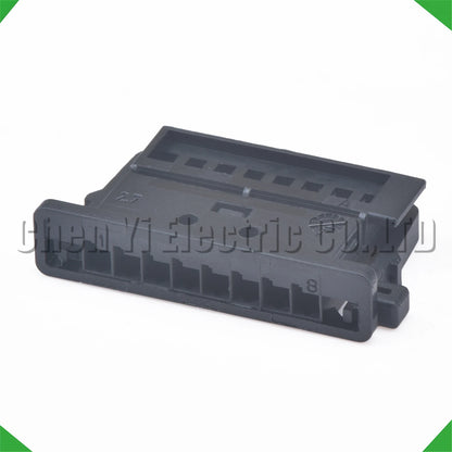 Automobile reversing light and display screen wire harness connector plug