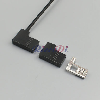 Right angle flag style structure of 6.3mm automotive lamp connector for compact installations