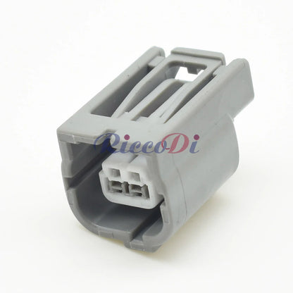 Sealed automotive signal plug showing corrosion resistant terminals and waterproof structure