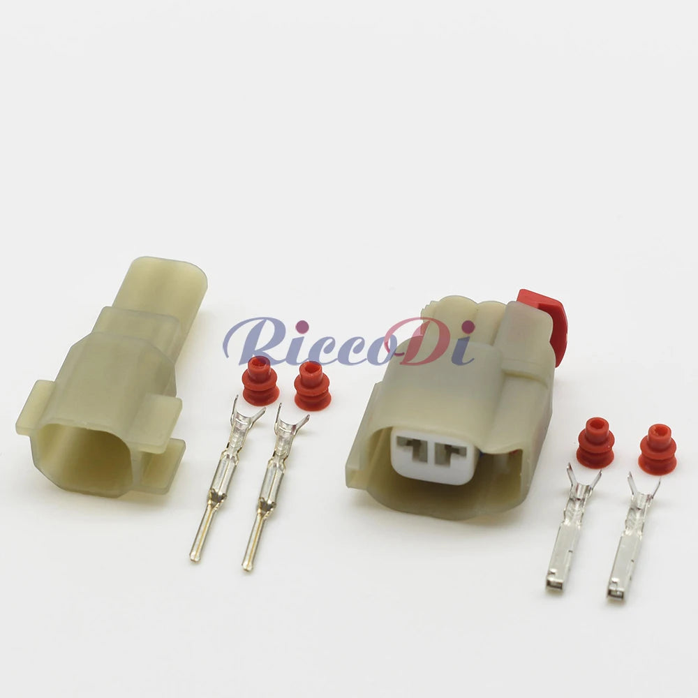 Sealed male and female interface of automotive AC wiring connector plug