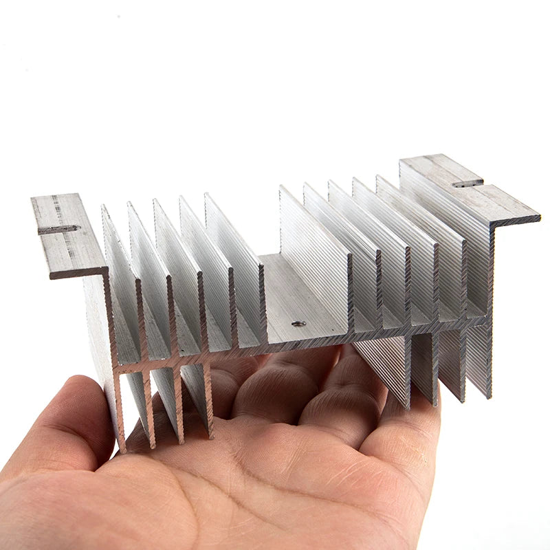 Solid state relay heat dissipation radiator