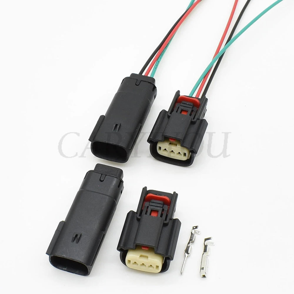 Detailed view of wiring harness and plastic housing for 3-Pin 1.2 series steering engine booster pump connector 33471-0301 Ford