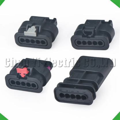 Automotive connector for taillights and brake lights