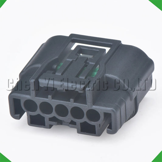 Close-up of 5 Pin wire harness plug 6189-6909 for turbocharged motor in Honda vehicles