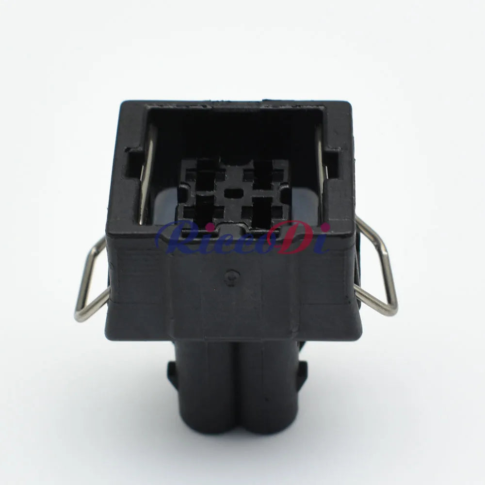 Close-up of Tyco AMP 4 Pin Automotive Connector terminals for Air Conditioning Pressure Switch, VW Audi 357919754 444524-1