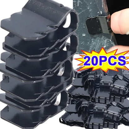 U-shaped clip for fender and bumper fastening