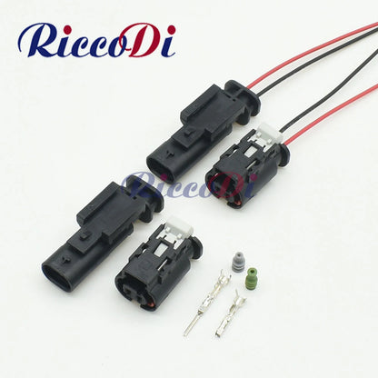 Automotive connector for urea sensor and fuel nozzle with terminals 1-1718643-1 1-1703498-1 overview