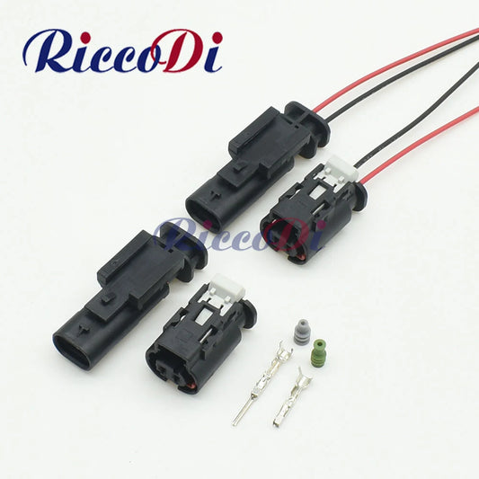 Automotive connector for urea sensor and fuel nozzle with terminals 1-1718643-1 1-1703498-1 overview