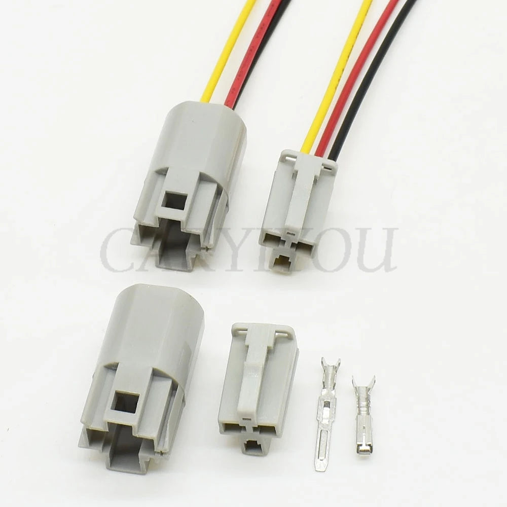 Detailed view of wiring harness, plastic housing, and USB 3-Pin connector for automotive socket