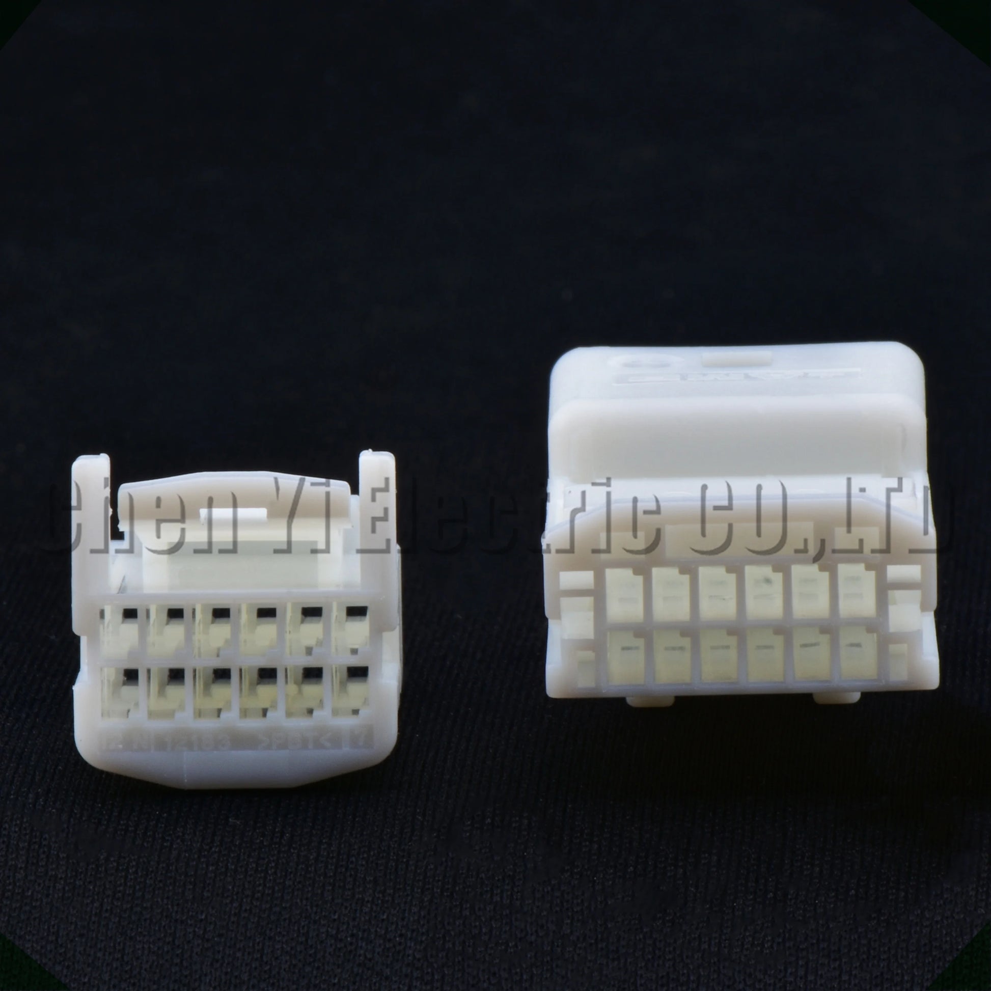 Vehicle central control wire harness plug replacement connector