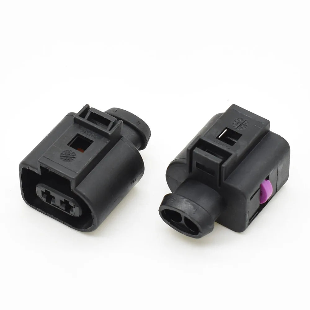 vehicle wiring connector compatible with 1J0973722 for horn and signal circuits