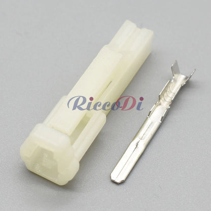 Automotive plastic connector with 1 pin applied in vehicle electrical systems for reliable wire harness connections