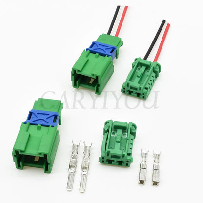 Plastic housing design of vehicle HVAC blower motor resistor connector plug