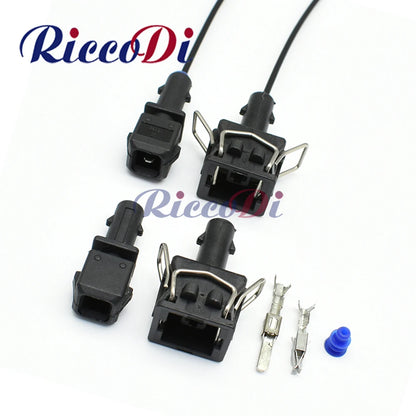 Automotive connector socket 357972761 / 357972751 auto plug for VW vehicle wiring, designed for secure electrical connections