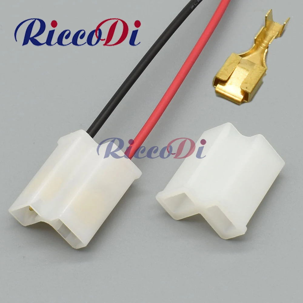 Front view of 2 pin automotive waterproof connector plug female socket with terminal seal