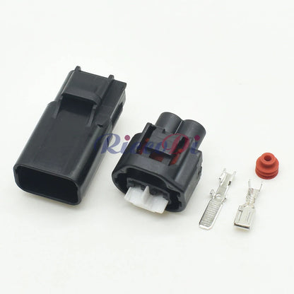 Waterproof female automotive connector designed to resist vibration and heat