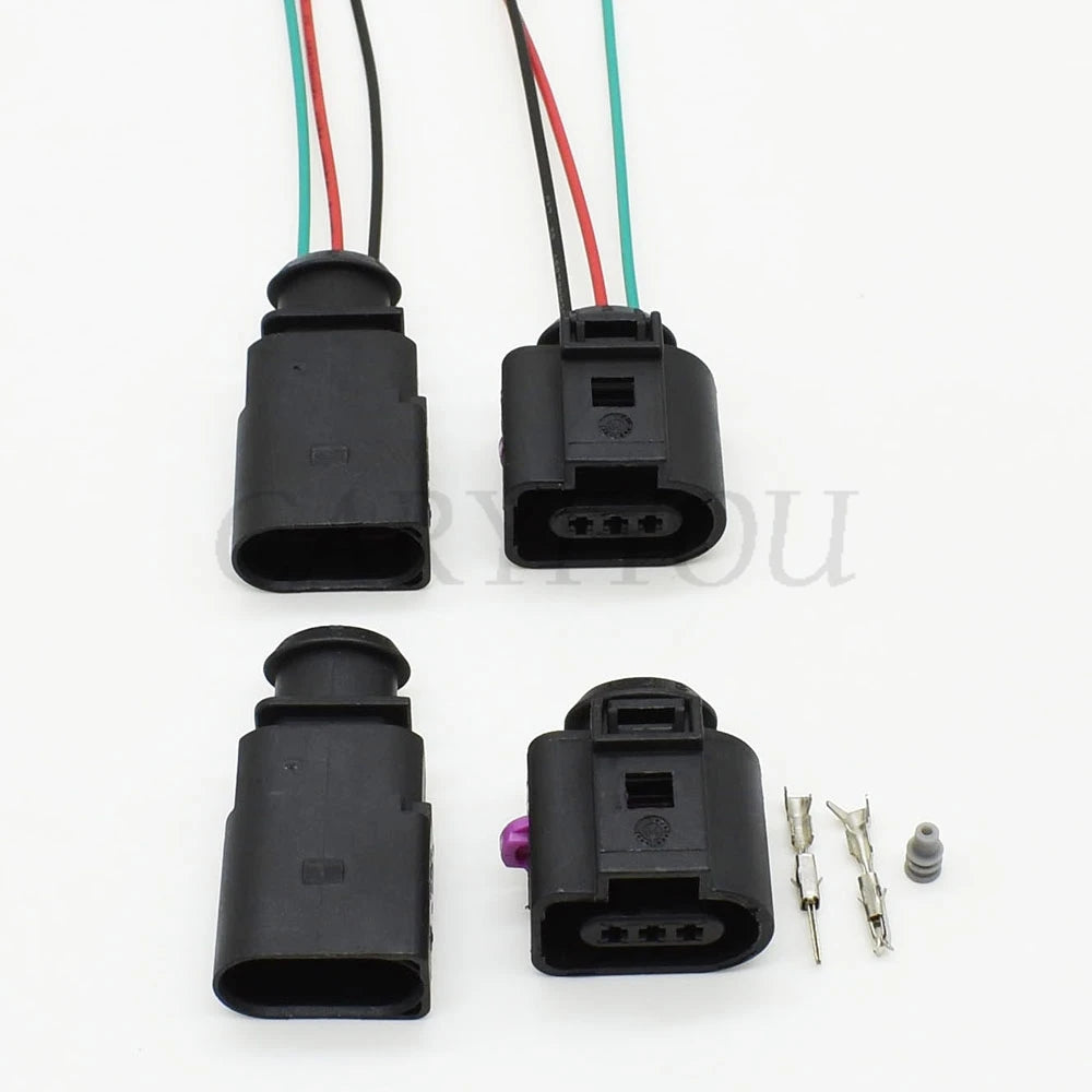 Detailed view of wiring and plastic housing for 3-Pin waterproof electrical connector 1J0973703 for AUDI A4 A6 AVK VW sensors