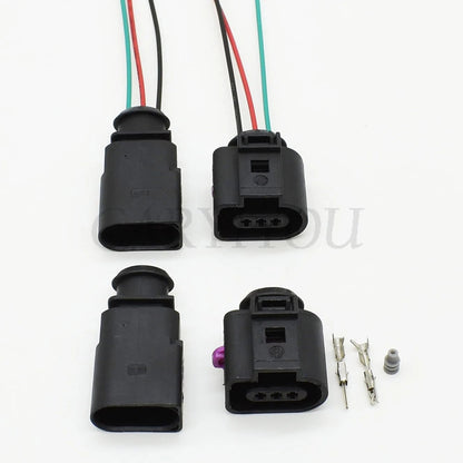 Detailed view of wiring and plastic housing for 3-Pin waterproof electrical connector 1J0973703 for AUDI A4 A6 AVK VW sensors