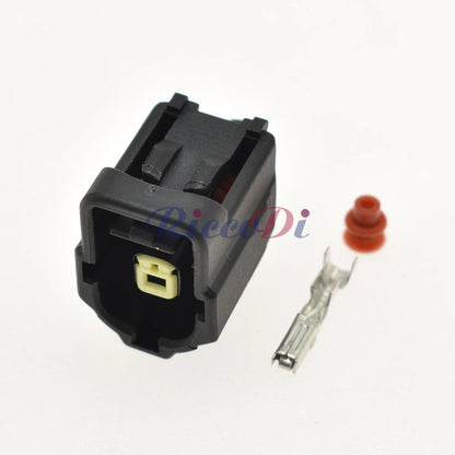 Female socket wire harness connector assembly suitable for automotive wiring repair and replacement