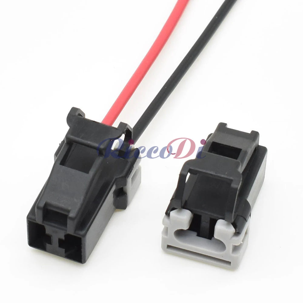 Application of 2 pin automotive wiring harness connector plug in vehicle electrical wiring system
